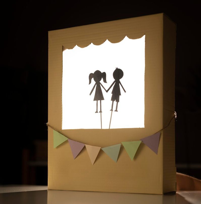 spectacle-marionnettes-carton_23-2149097413
